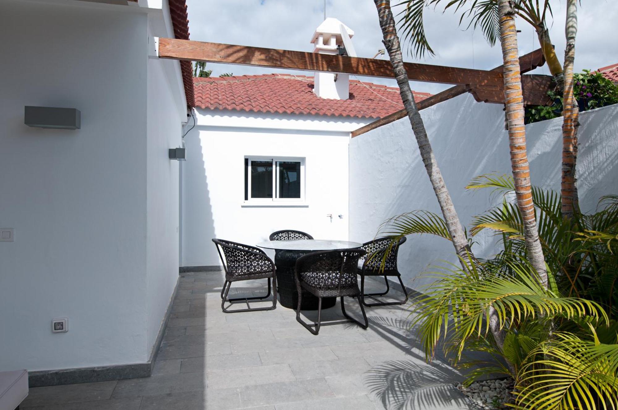 Villas Villa *